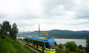 مواد المؤتمر حول خط النقل بالسكك الحديدية الخفيفة إلى ميدفيدكوفو